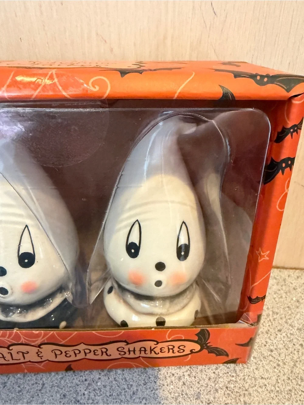 New Johanna Parker Halloween Salt & Pepper Shakers Set Gus Ghost Whimsical 4